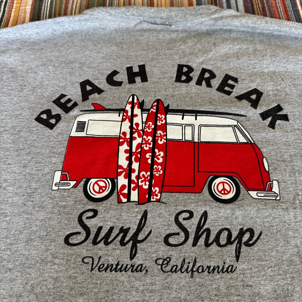 Retro Surfer T-shirt beach surfboard  van bus Ventura California. Men's 3XL gray
